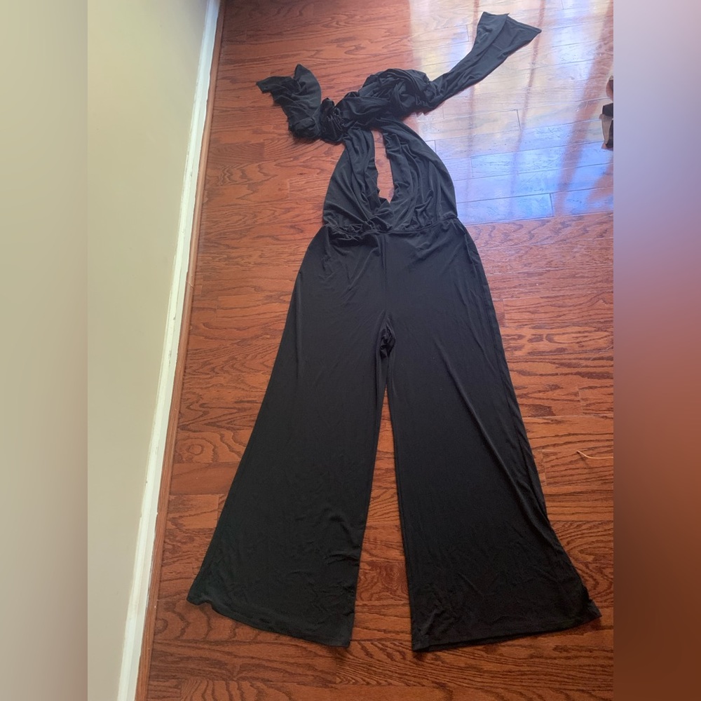Halter-neck Cut Out Wide Leg Jumpsuit NWT Size XL